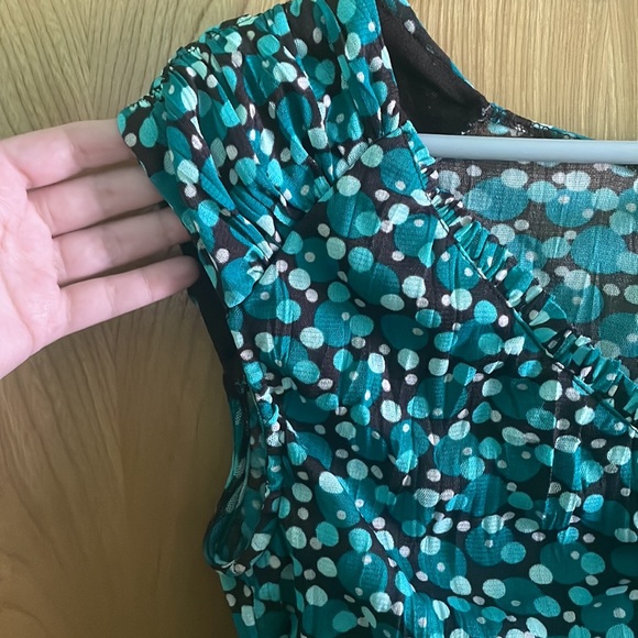 Merona | blue/teal dot sleeveless v neck blouse | size L - Picture 5 of 7